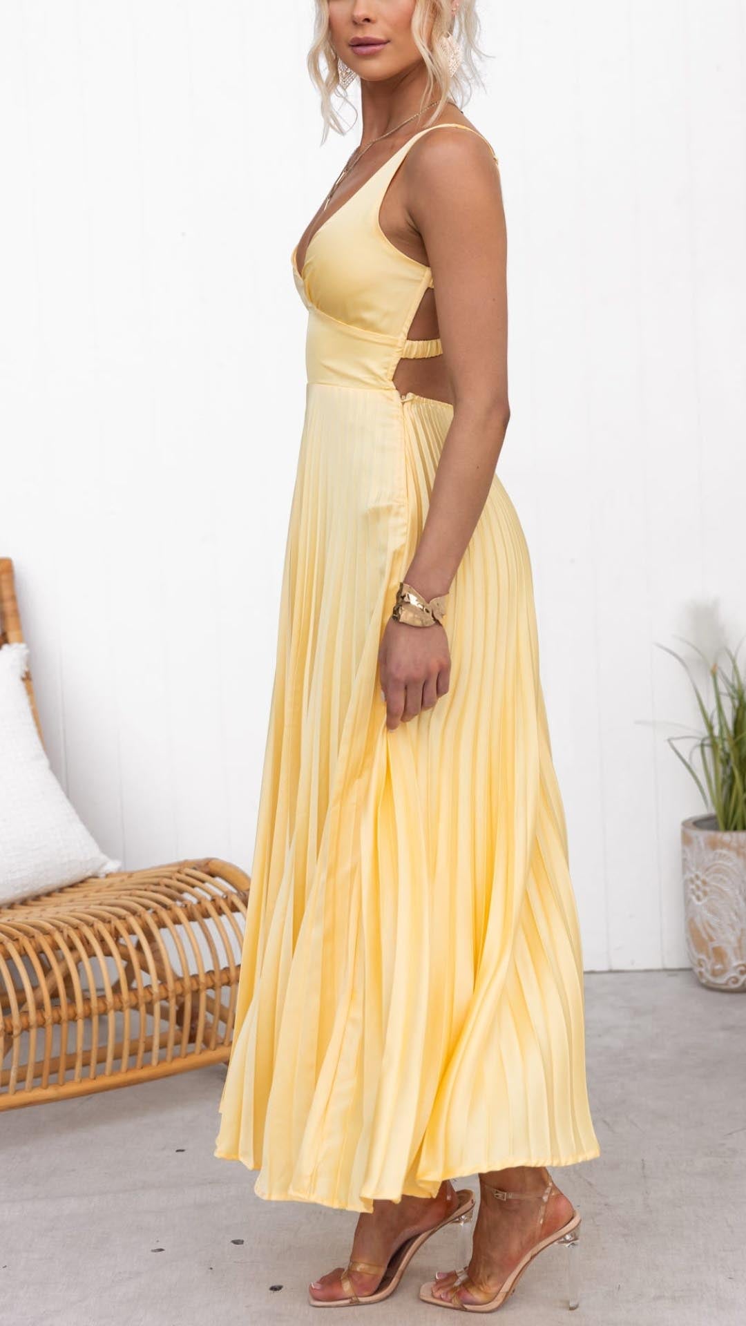 Julia Gele Plissé Maxi-jurk